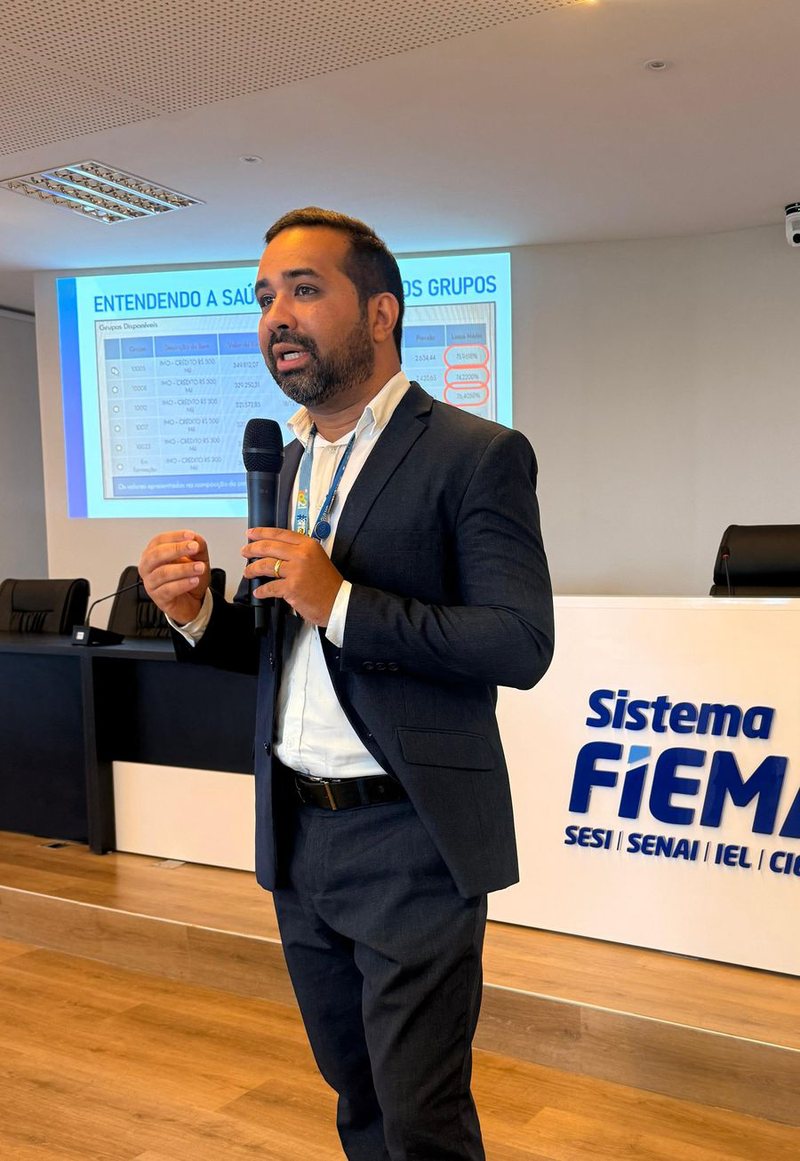 Douglas Renaux apresentando
